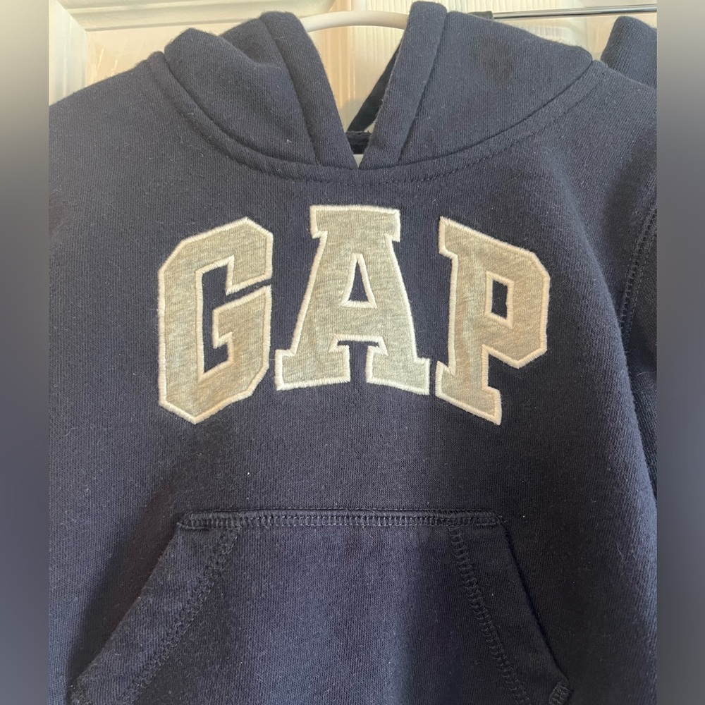 GAP | Toddler Logo Sweat Set - Picture 6 of 13